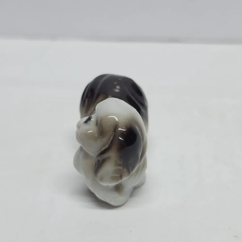 Vintage pekinese dog